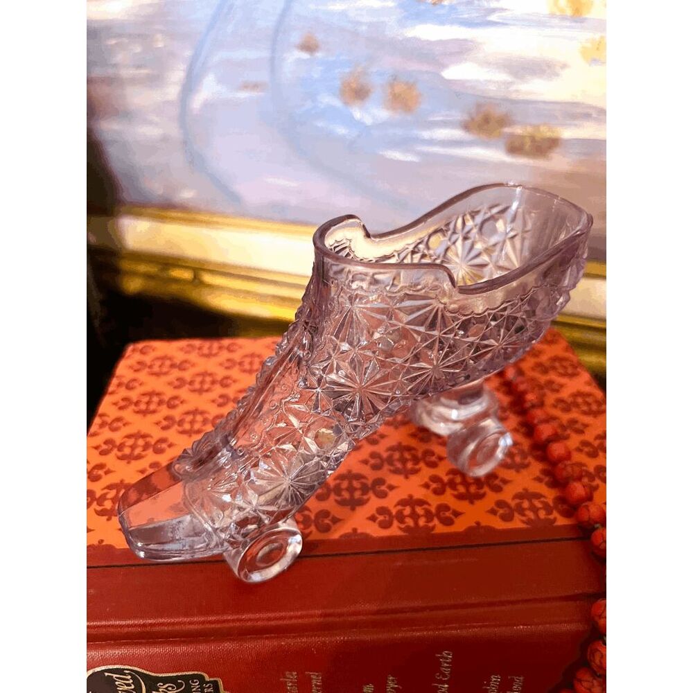 Vintage Fenton Glass Roller Skate Daisy and Button Pattern Carnival Glass Figuri